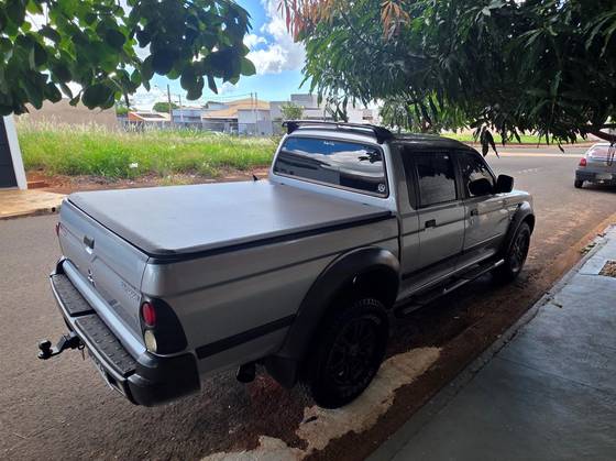 MITSUBISHI L200 2.5 SPORT HPE 4X4 CD 8V TURBO INTERCOOLER DIESEL 4P AUTOMÁTICO